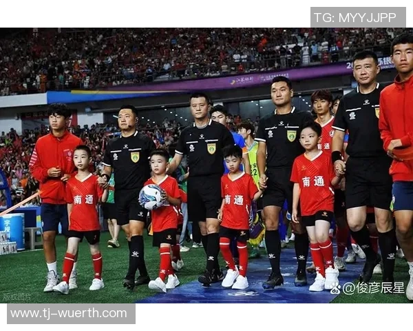 一同拼，真英豪！南通公安安全看护“苏超”第二现场