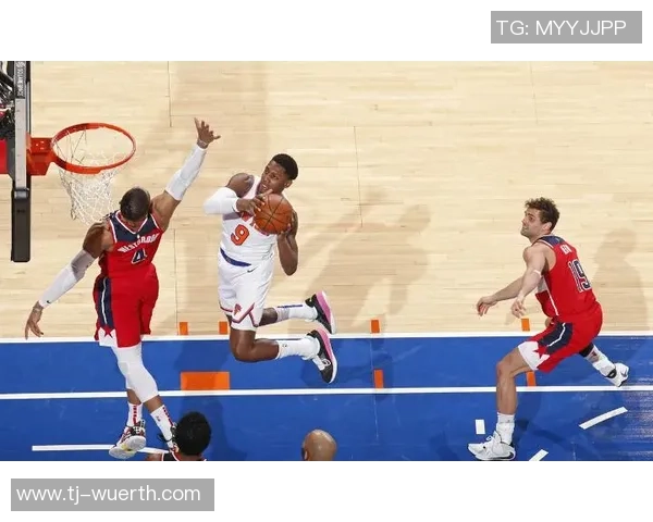 威少13+10+14，里程碑之夜被讪笑刷数据！兰德尔满脸坏笑说了啥？